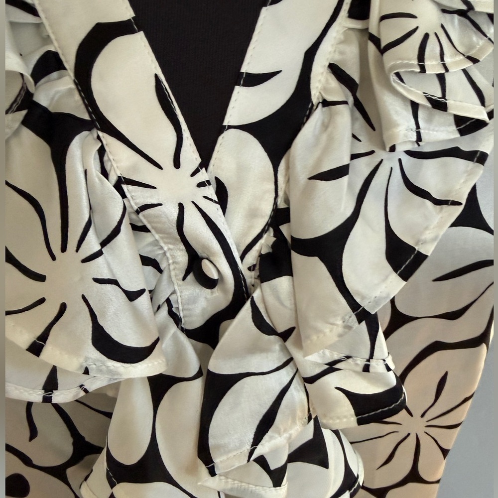 St. John collection silk blouse - Picture 3 of 7
